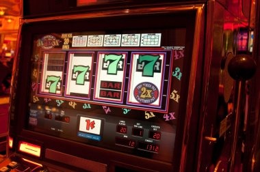 Mobile phone showing Dream Gaming roulette table on lux hoki with live dealer and betting buttons